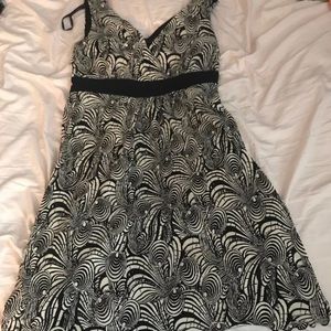 Black and White Swirl V neck dress